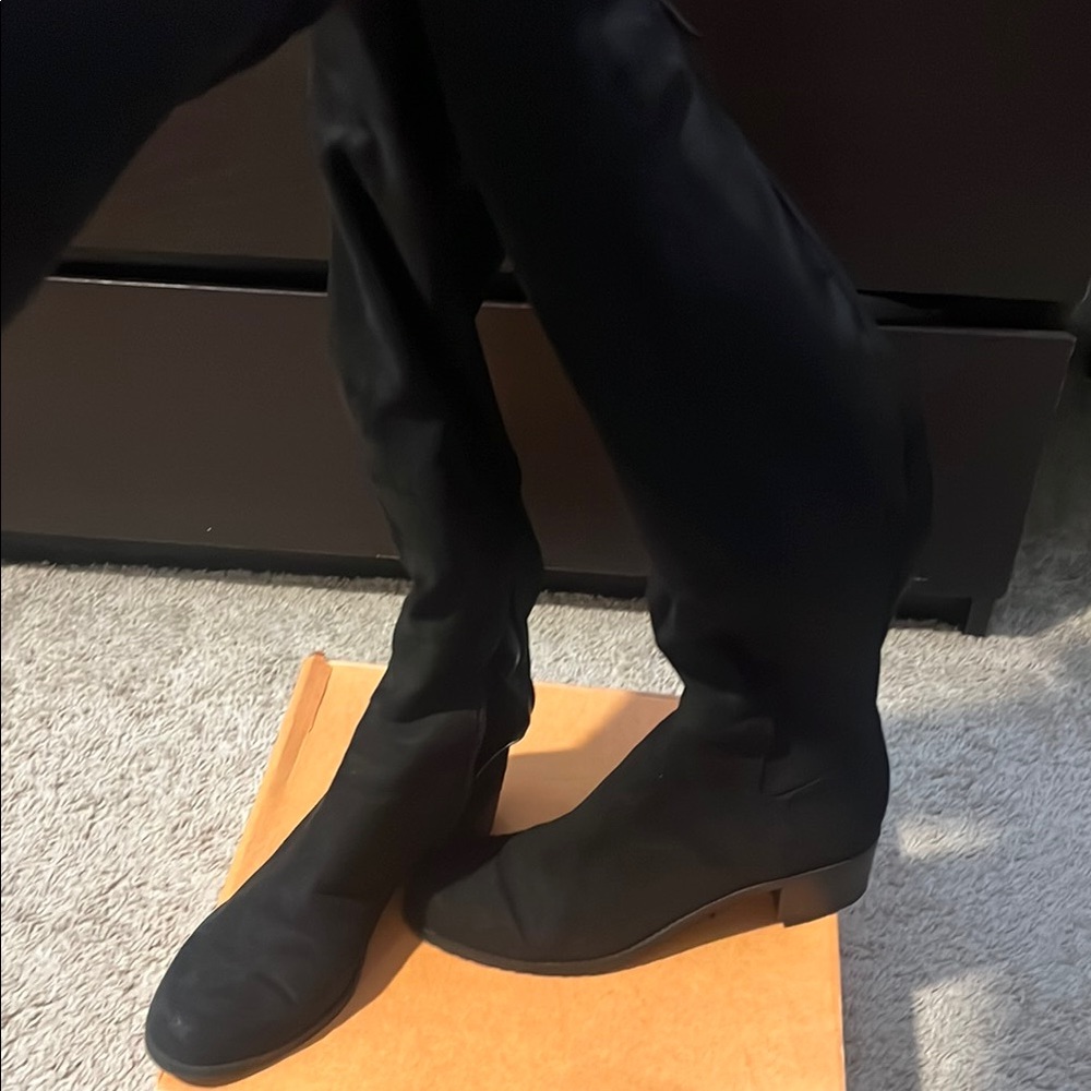 Black Unisa Boots very good new condition suede